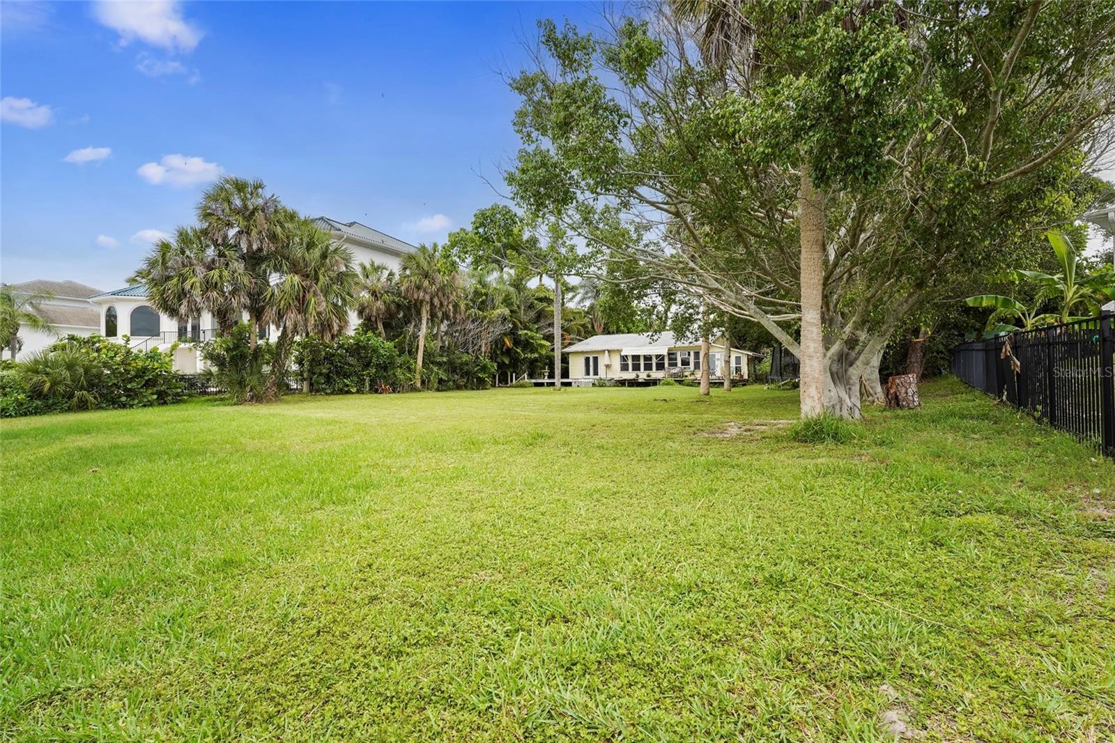 7538 WESTMORELAND DR