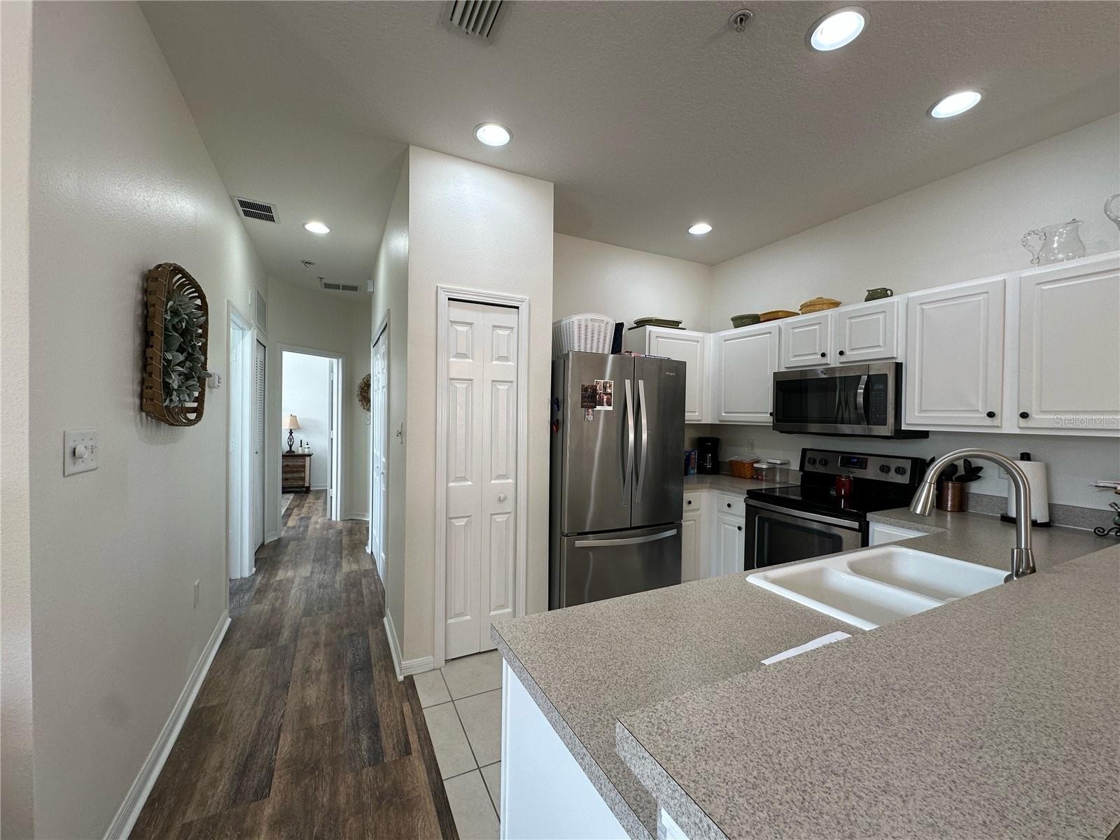 3815 PARKRIDGE CIR #2-203