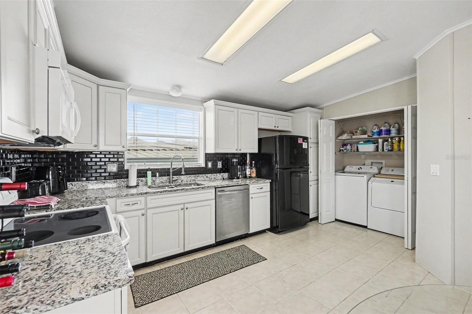 226 BIMINI DR