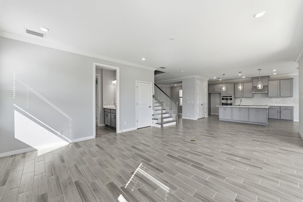 6916 PRAIRIE OAK WAY