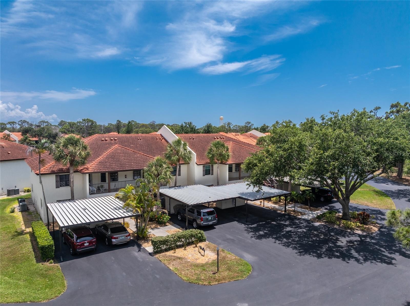 511 PINE HOLLOW CIR #511