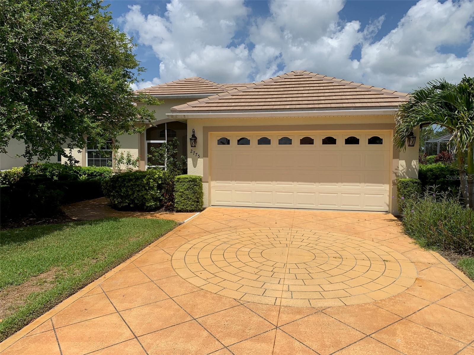 2775 ROYAL PALM DR