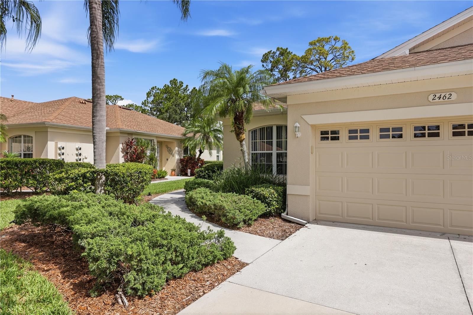 2462 MAGNOLIA CIR