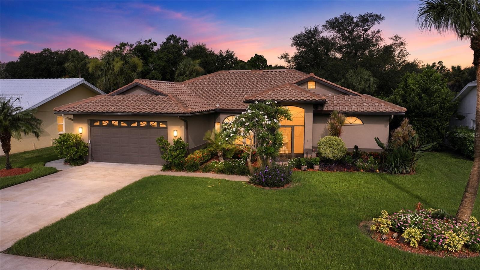 549 SILK OAK DR