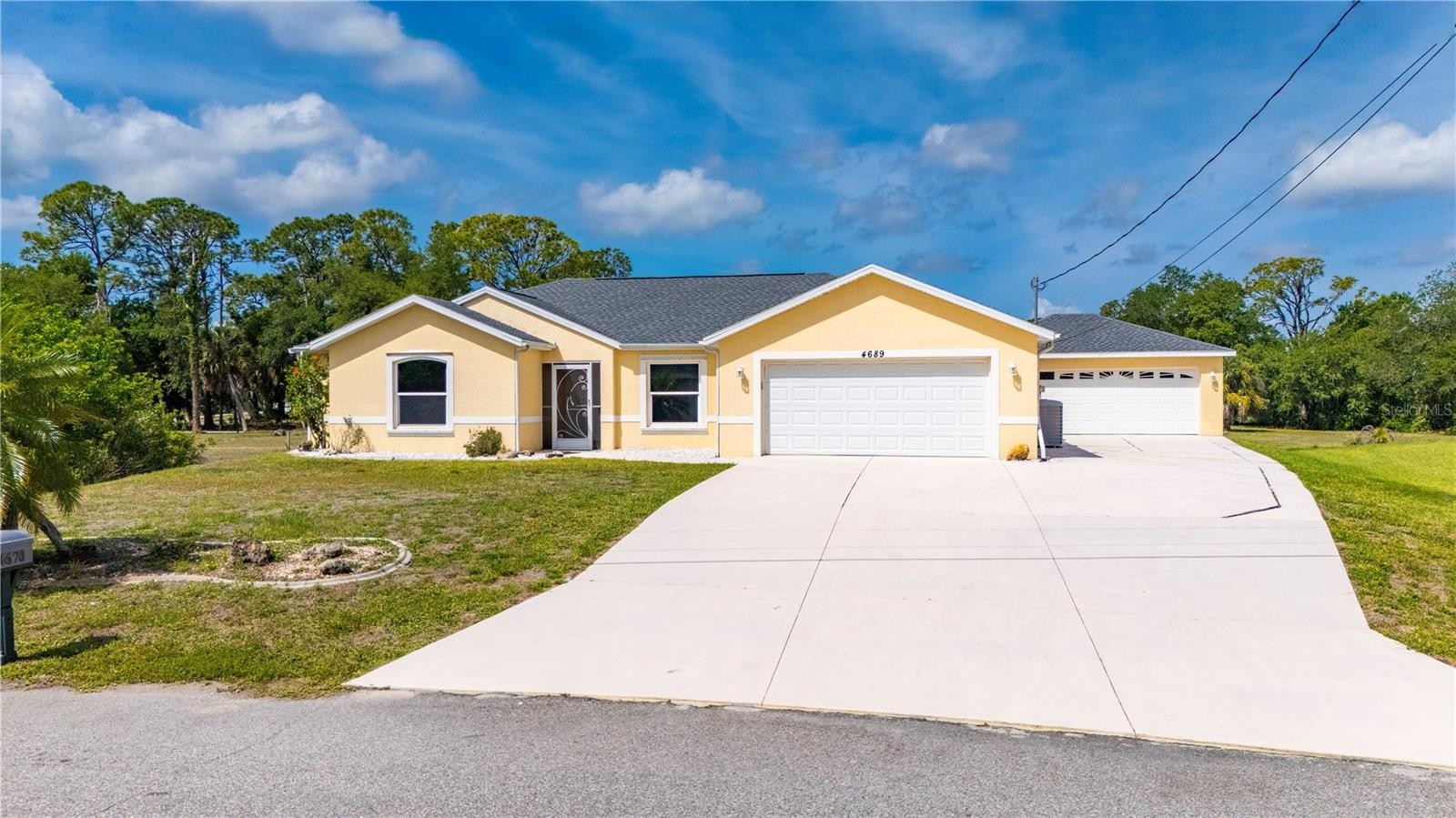 4689 FERNWAY DR