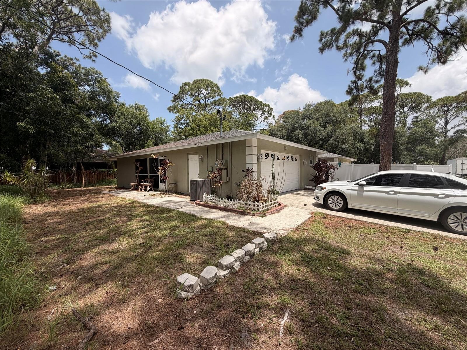1213 BENEDICT CT