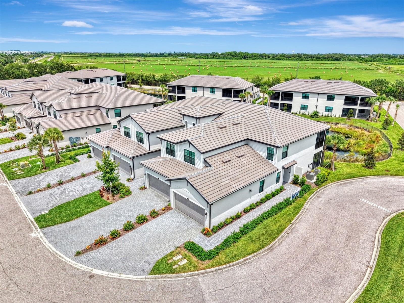 5632 SUMMIT POINTE CIR #104