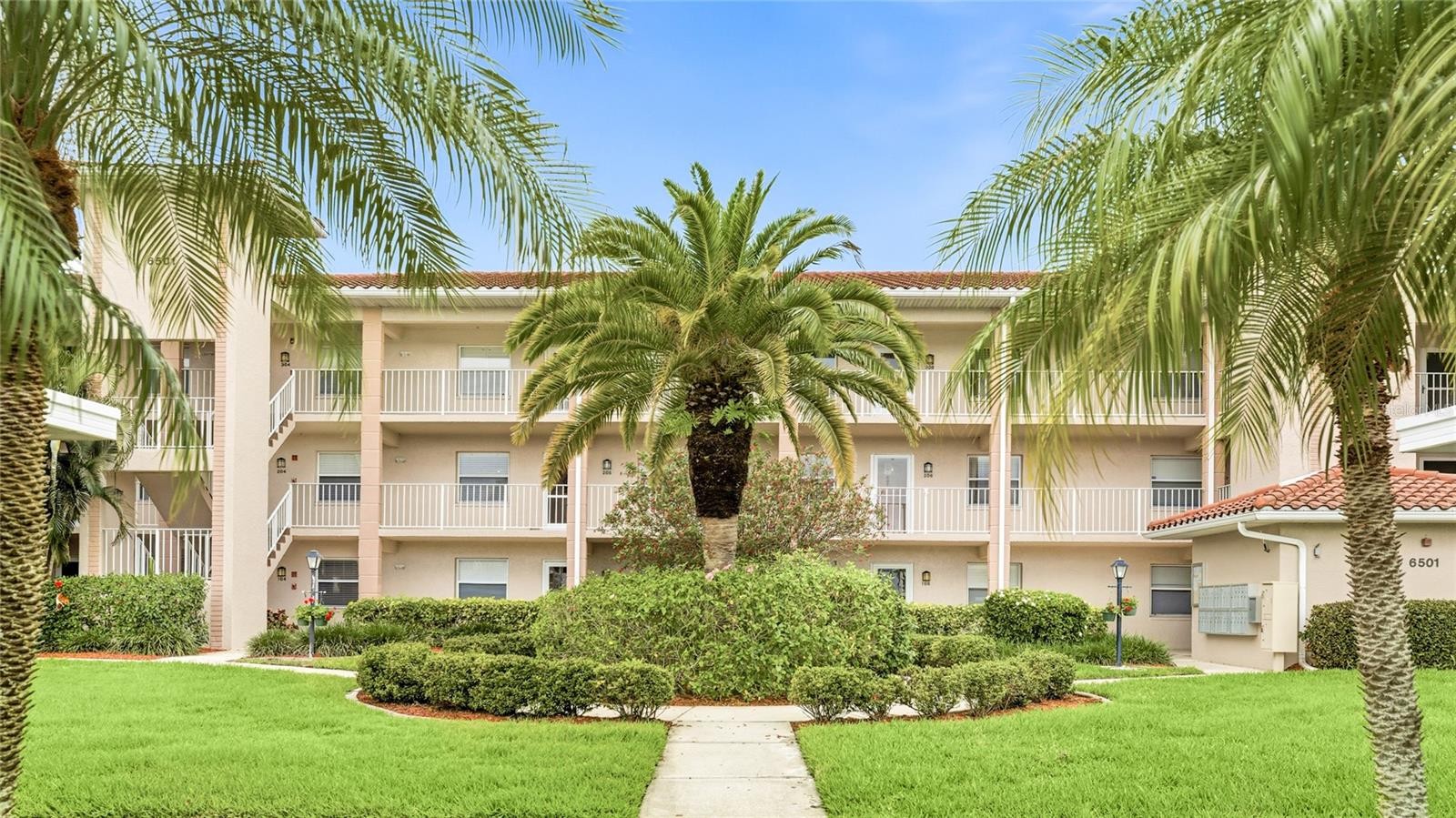 6501 STONE RIVER RD #302