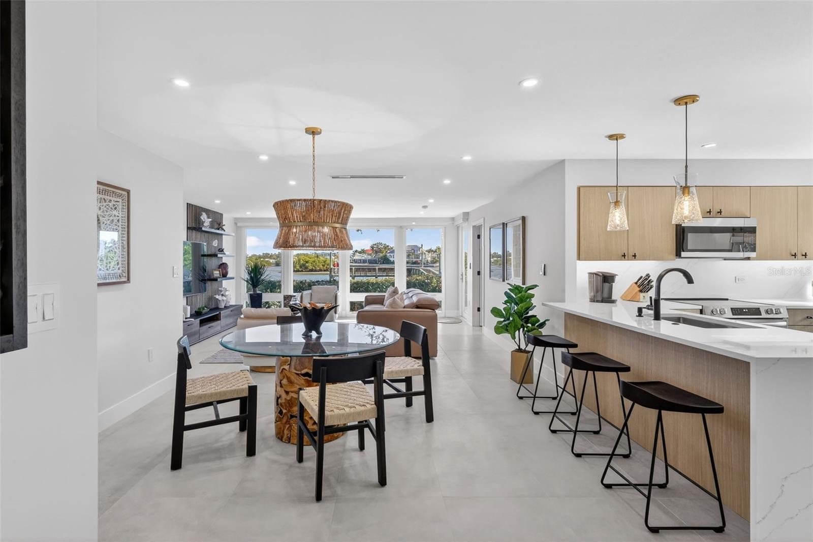 6063 E PEPPERTREE WAY #111