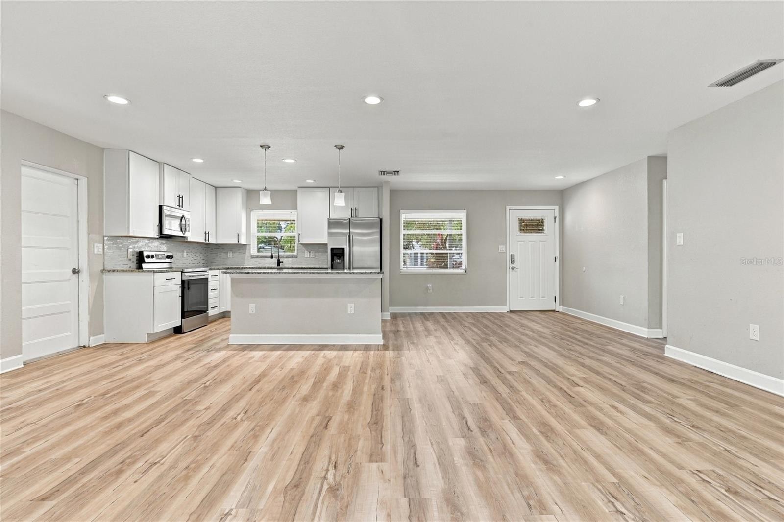 6821 ANCHOR WAY