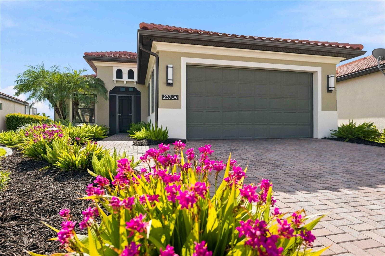23709 WAVERLY CIR