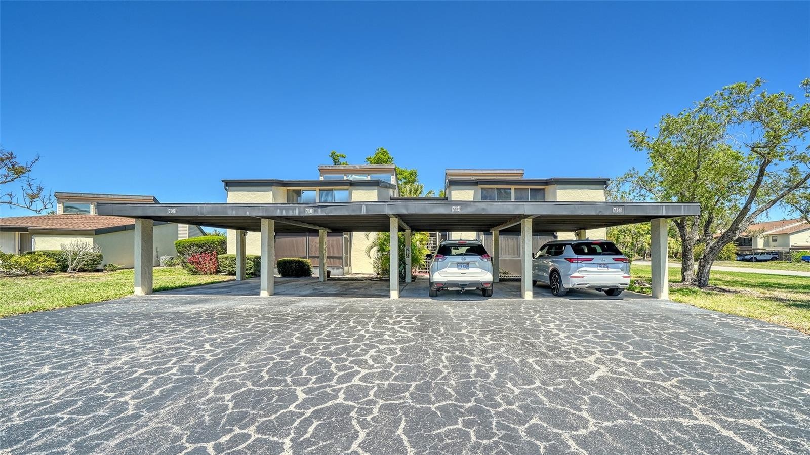 712 WHITE PINE TREE RD #77