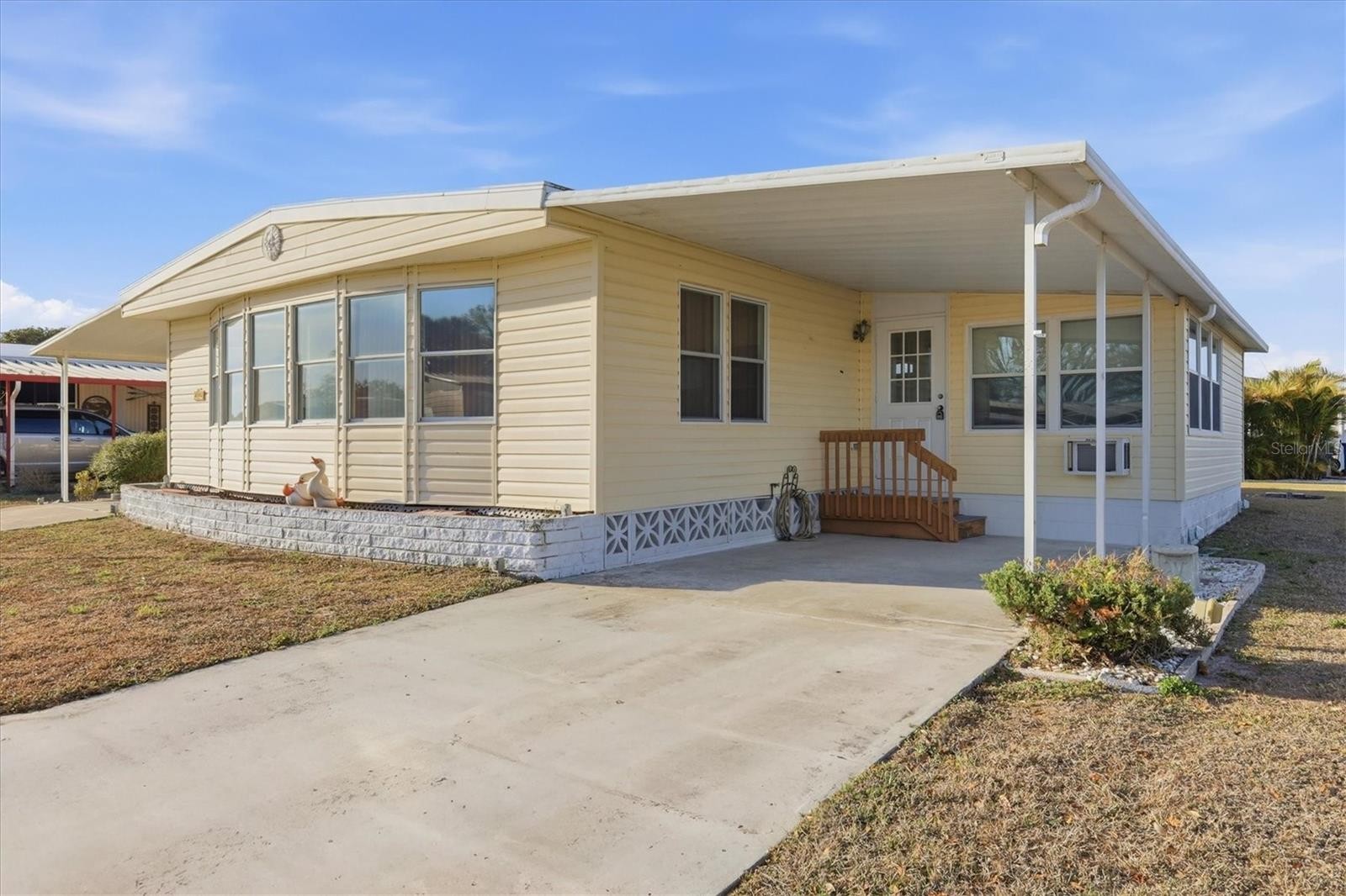 6710 36TH AVE E #201