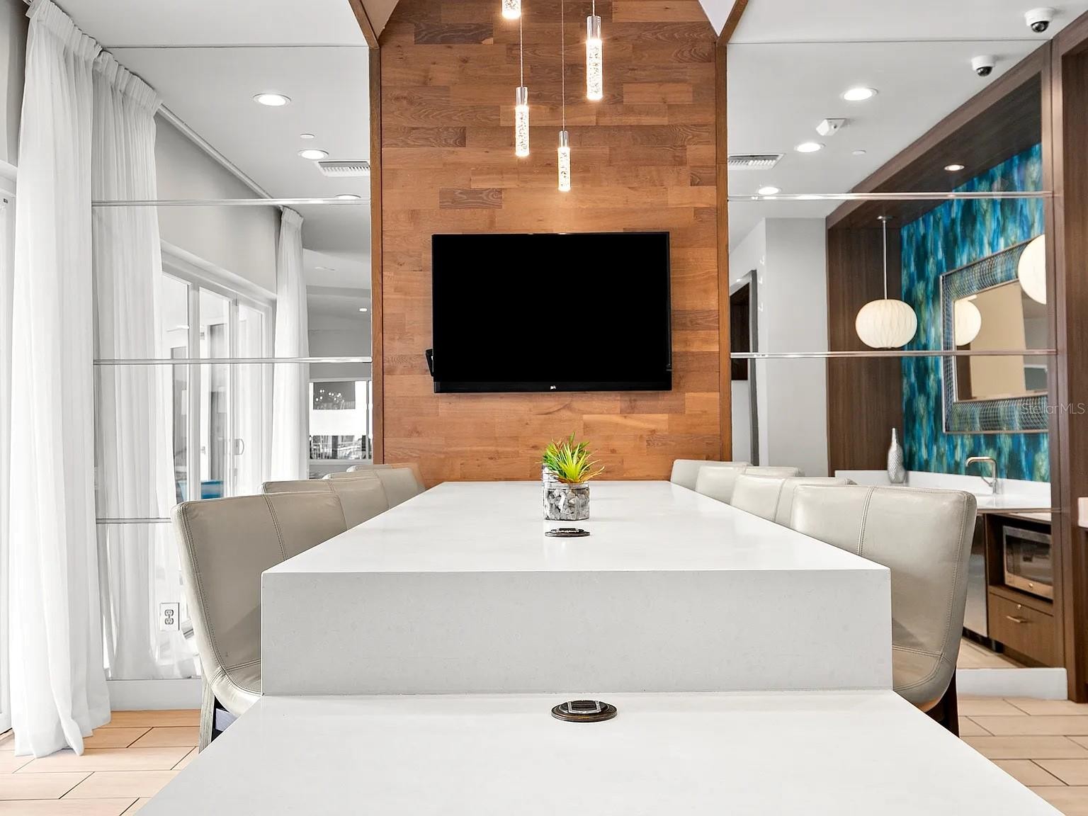 700 COCOANUT AVE #332