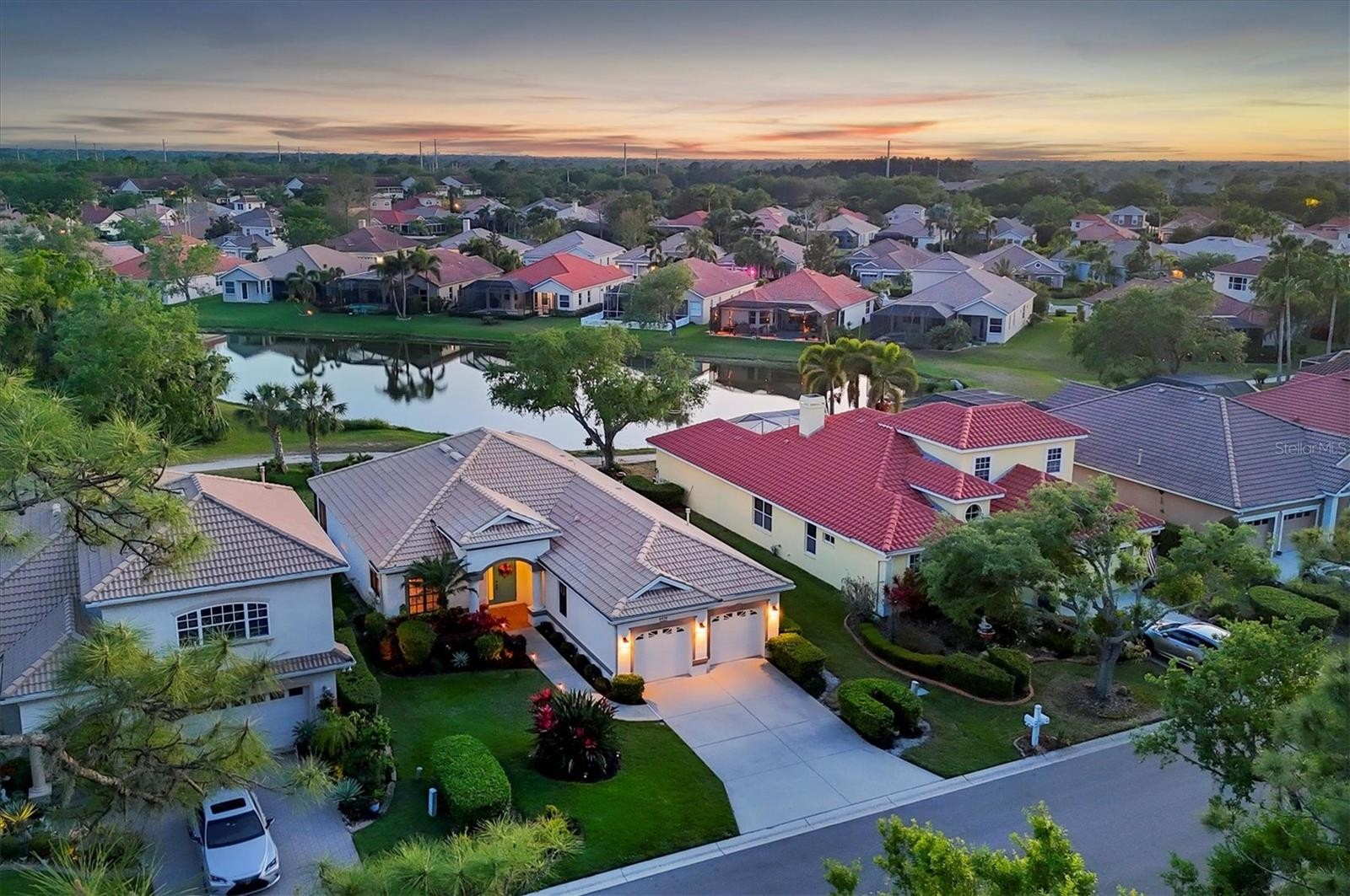 6458 TAILFEATHER WAY