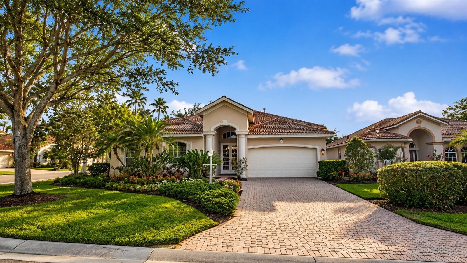 6836 BAY HILL DR