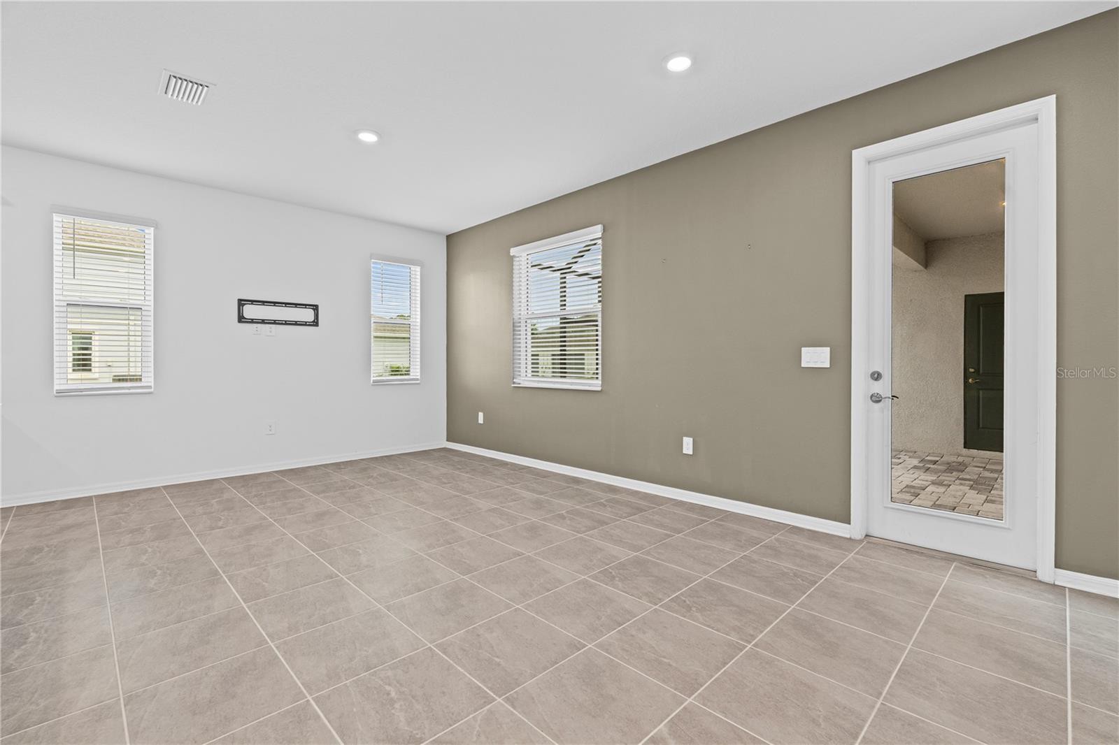 1778 SPREADER LN