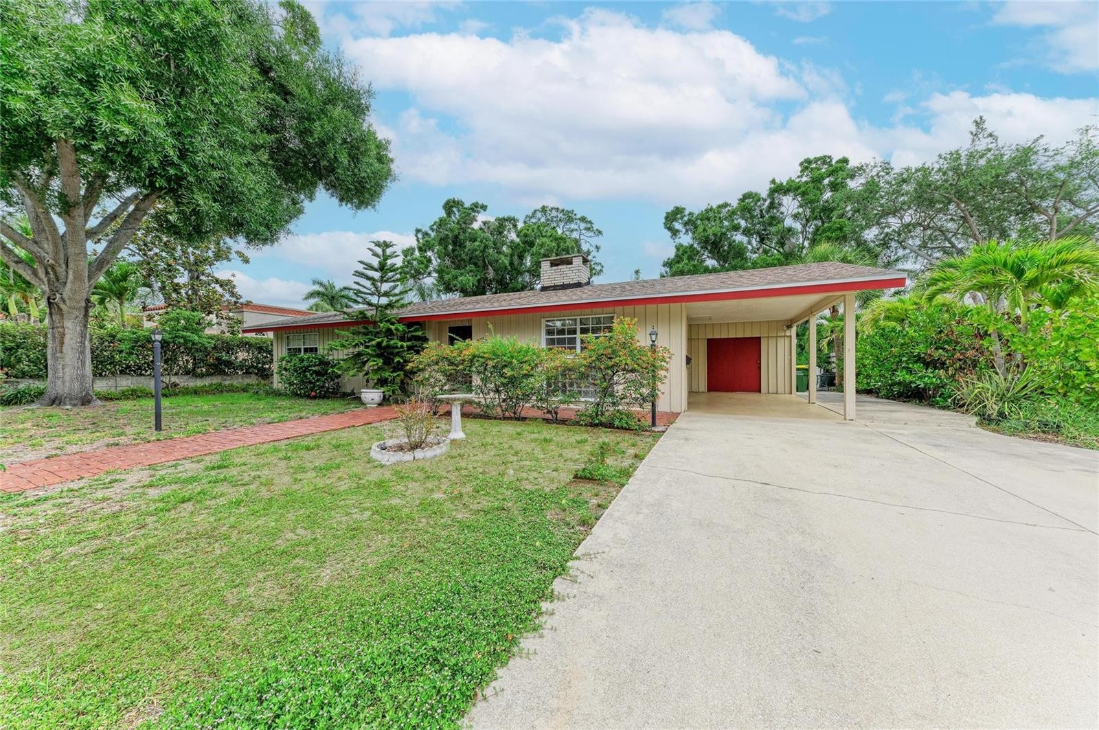 1827 ALTA VISTA ST