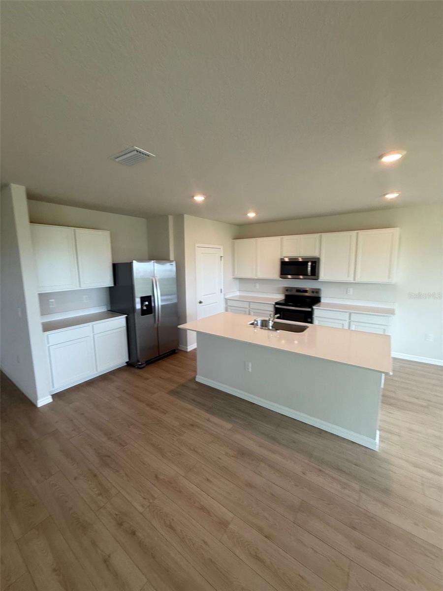 3813 SILVER STRAND TRL