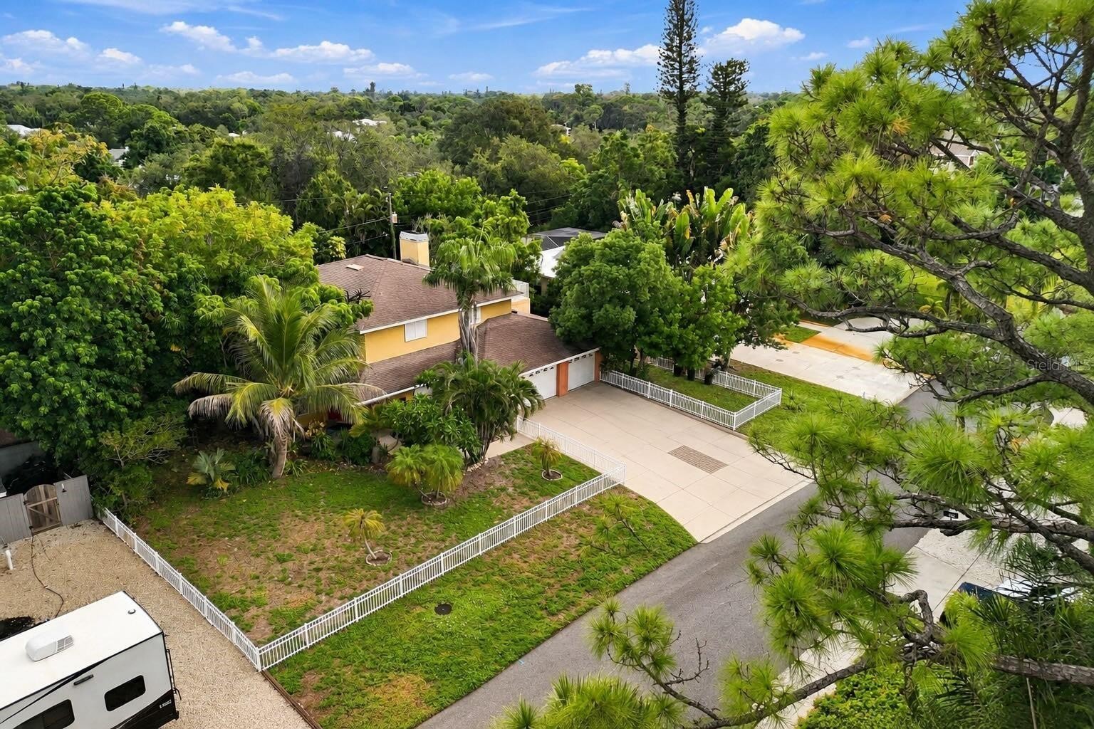 2429 WHIPPOORWILL CIR