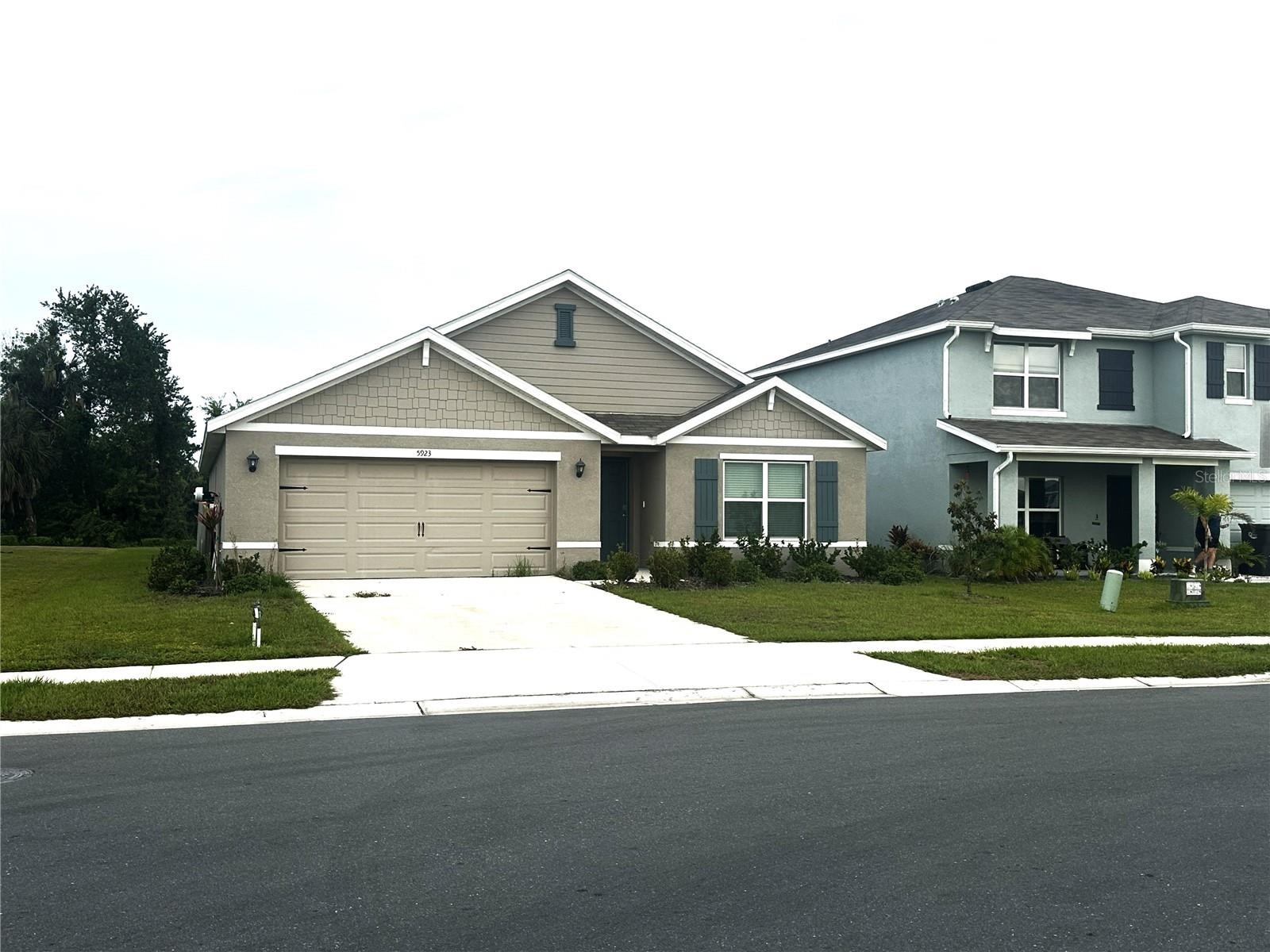 5923 FLAGSTONE TRL