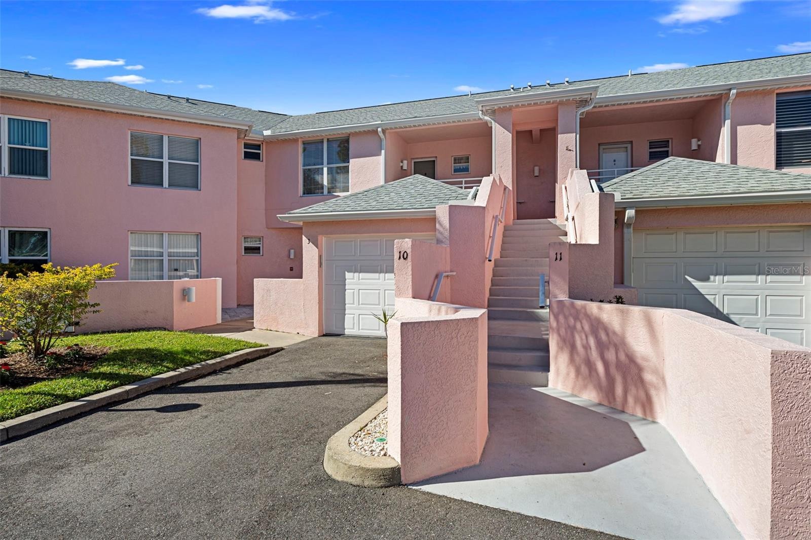 4220 PINEBROOK CIR #10