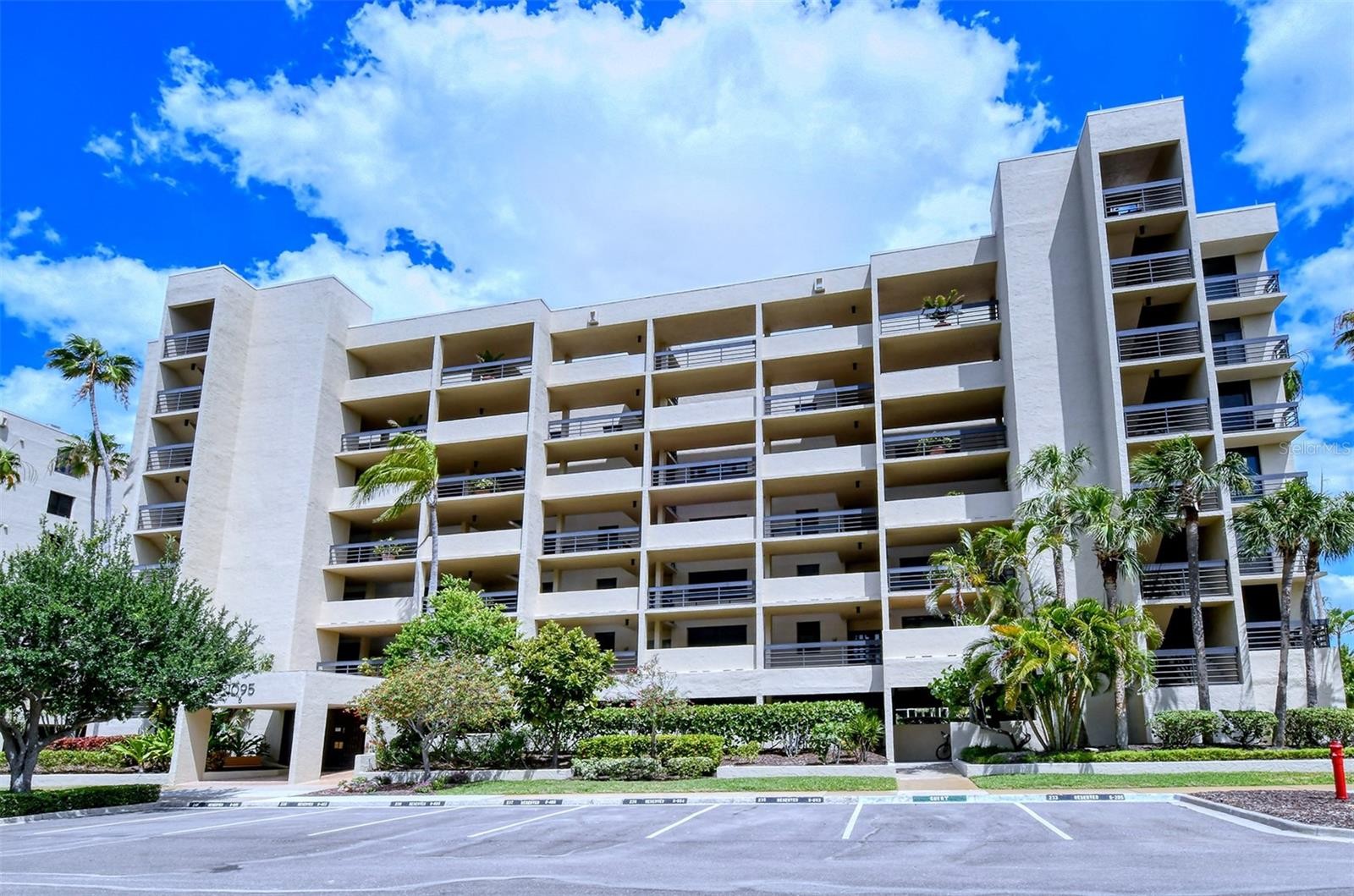 1095 GULF OF MEXICO DR #104