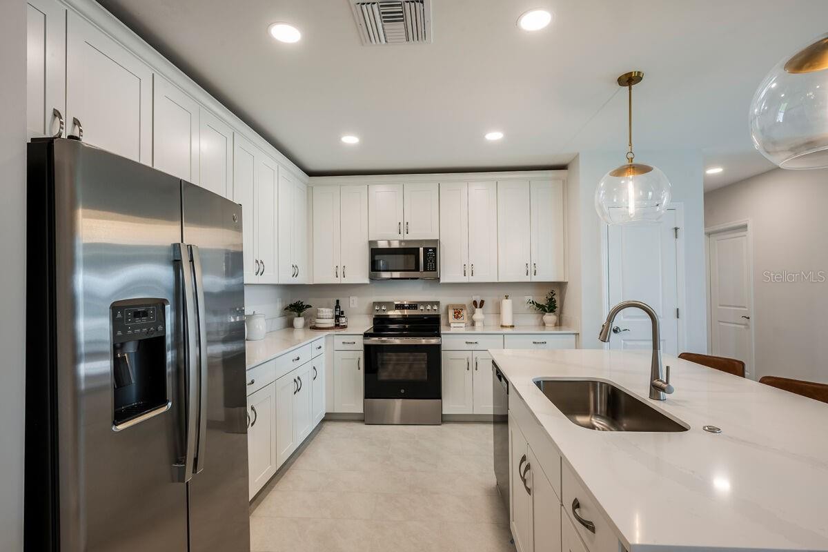 9505 VIBRANT LN