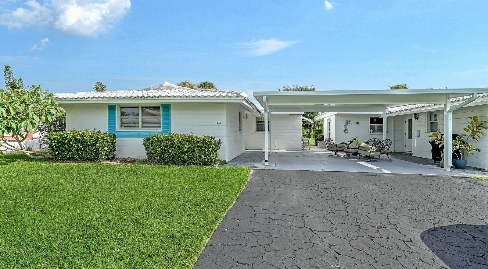 1523 LAKESIDE DR #15