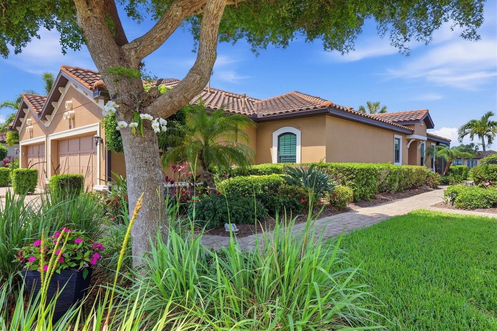 5819 CAVANO DR