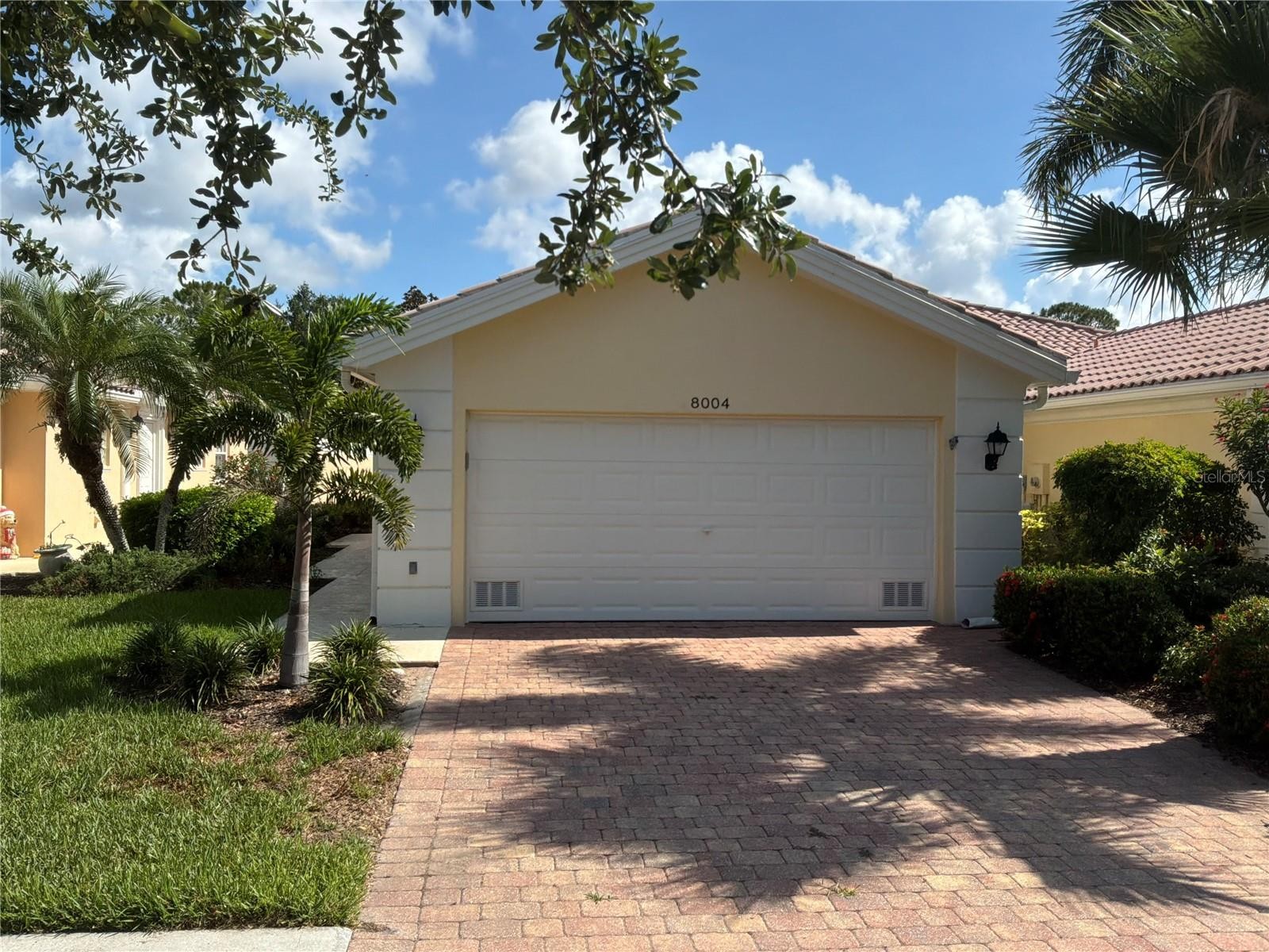 8004 CAMMINARE DR
