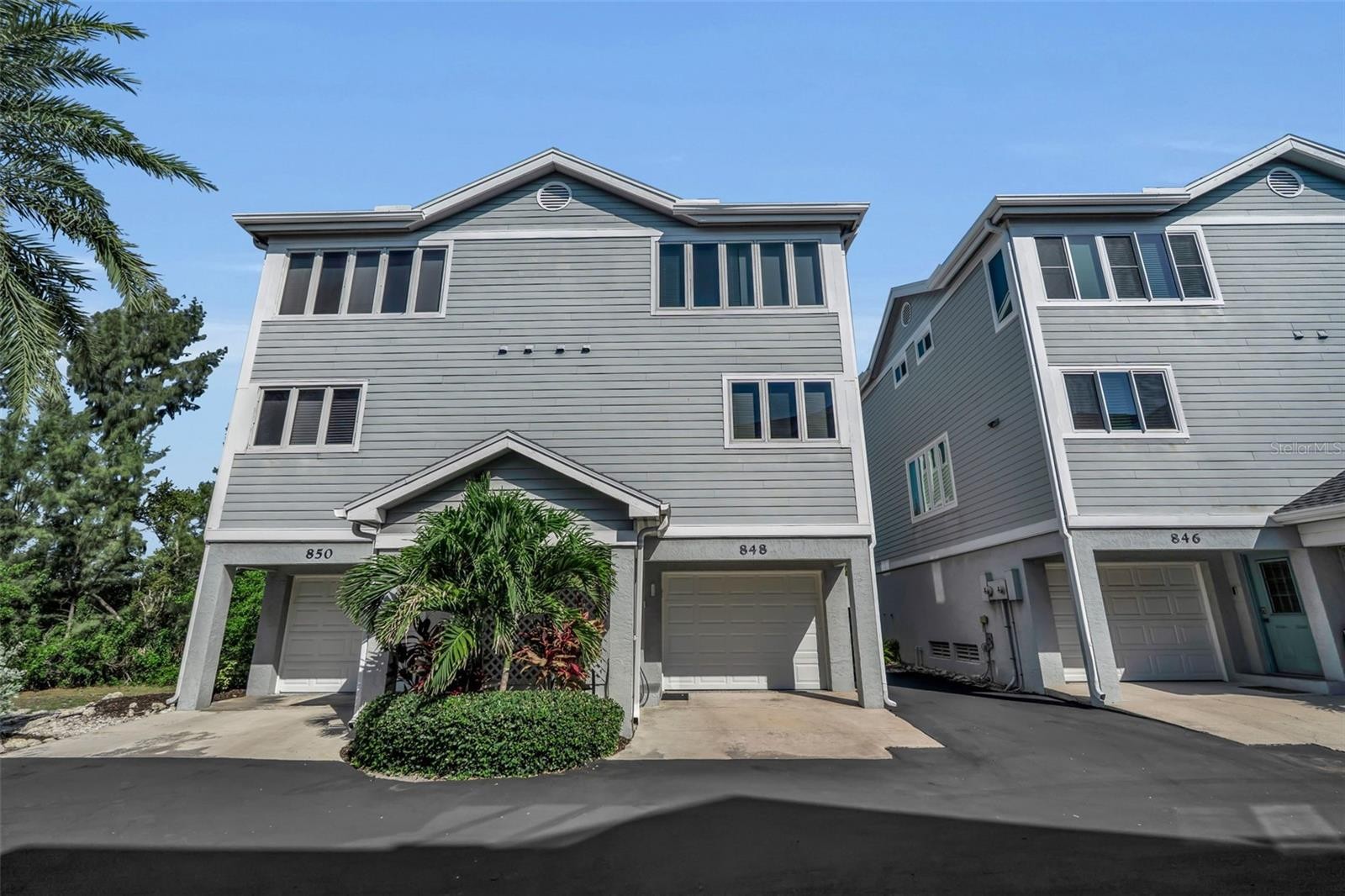 848 EVERGREEN WAY