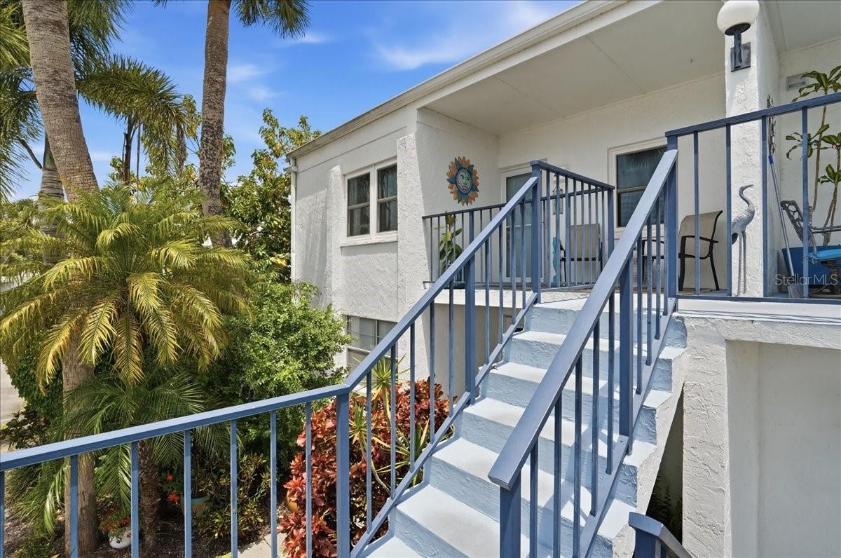 755 VILLAGE CIR #203