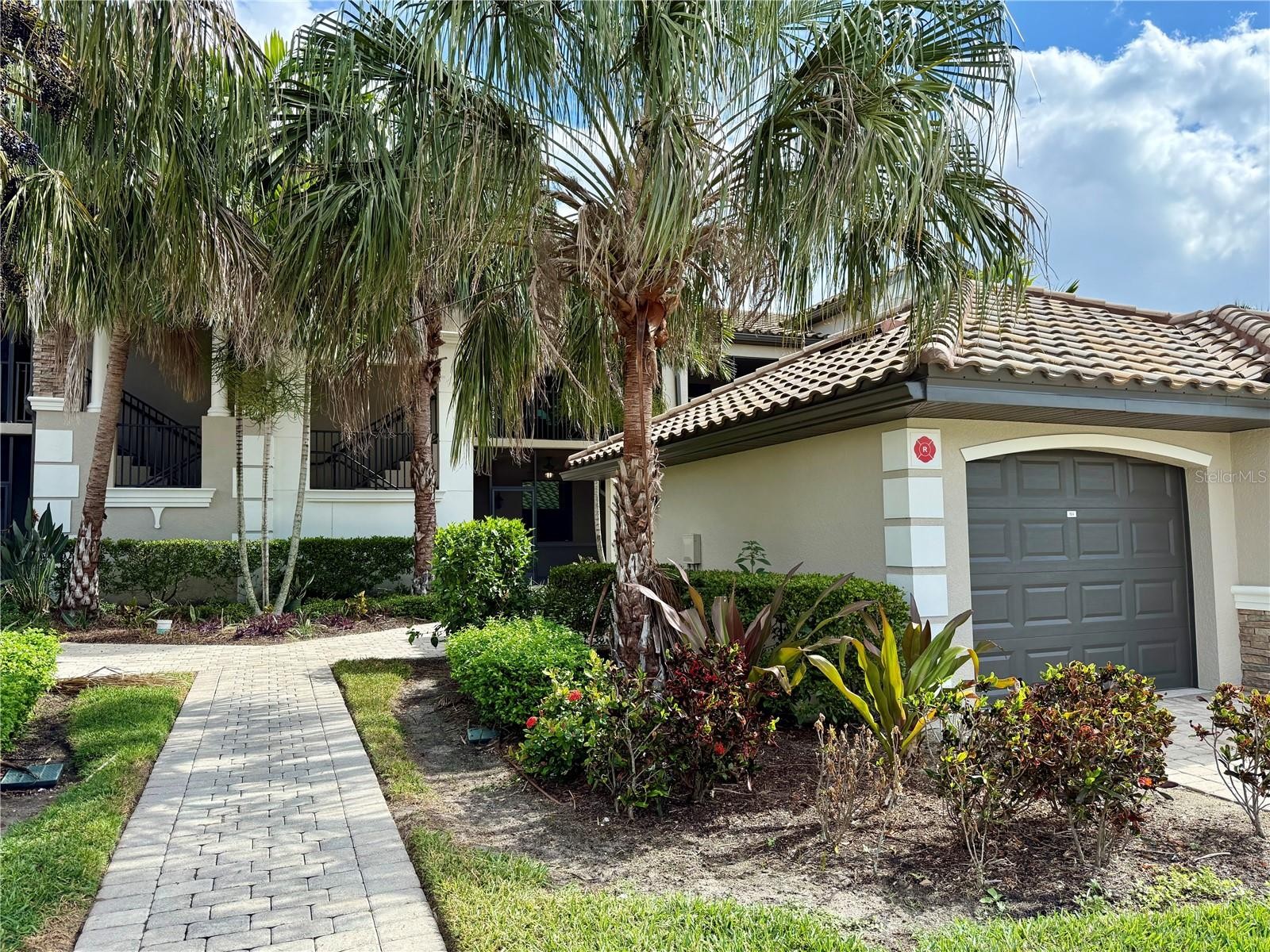 5538 PALMER CIR #104