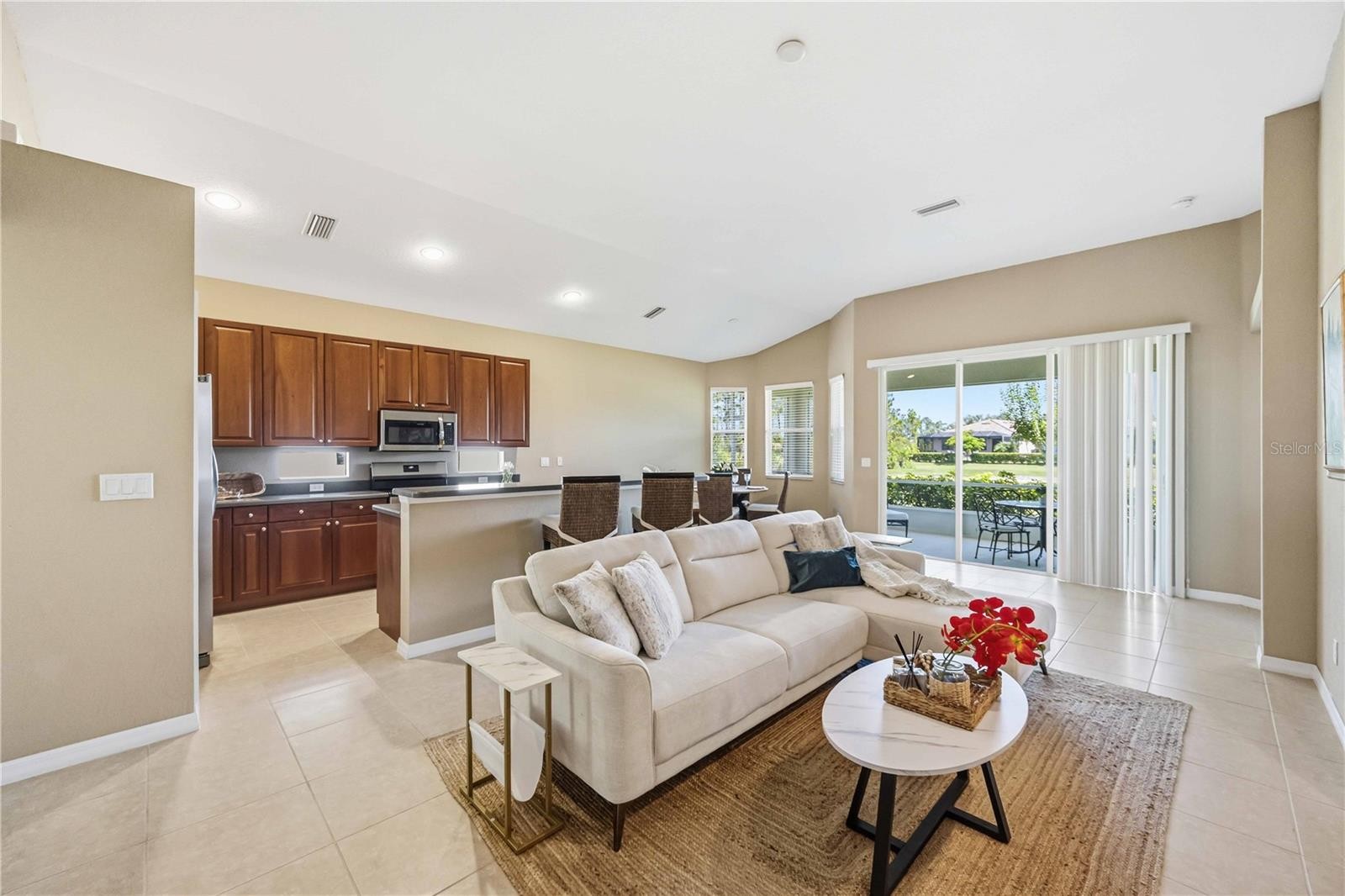 1915 SCARLETT AVE