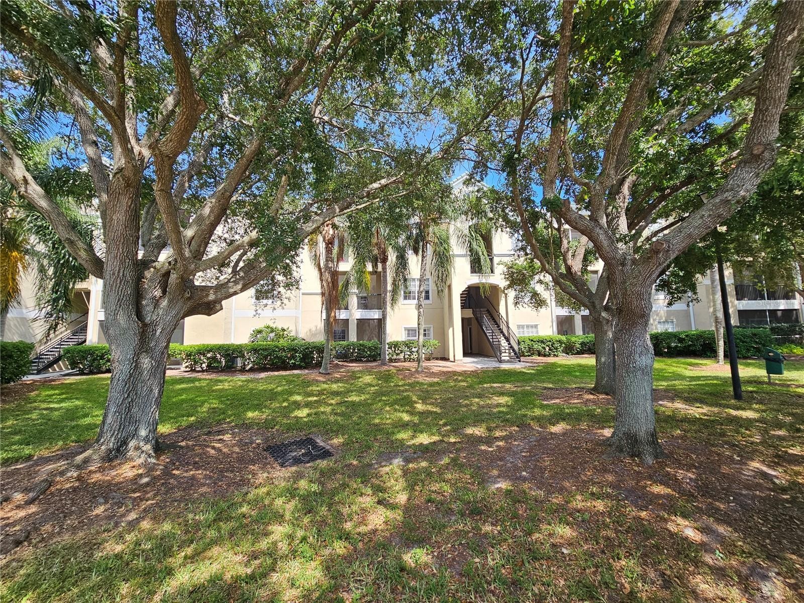 5174 NORTHRIDGE RD #209