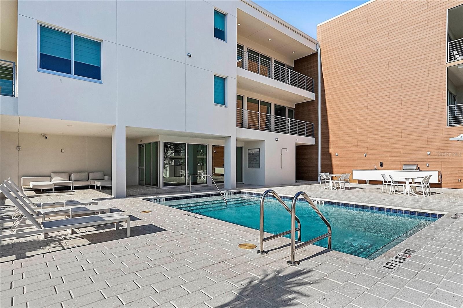 332 COCOANUT ST #507