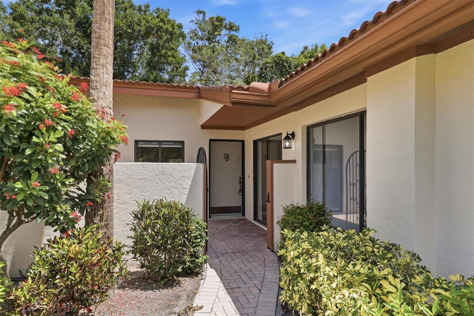 6403 PELICAN DR