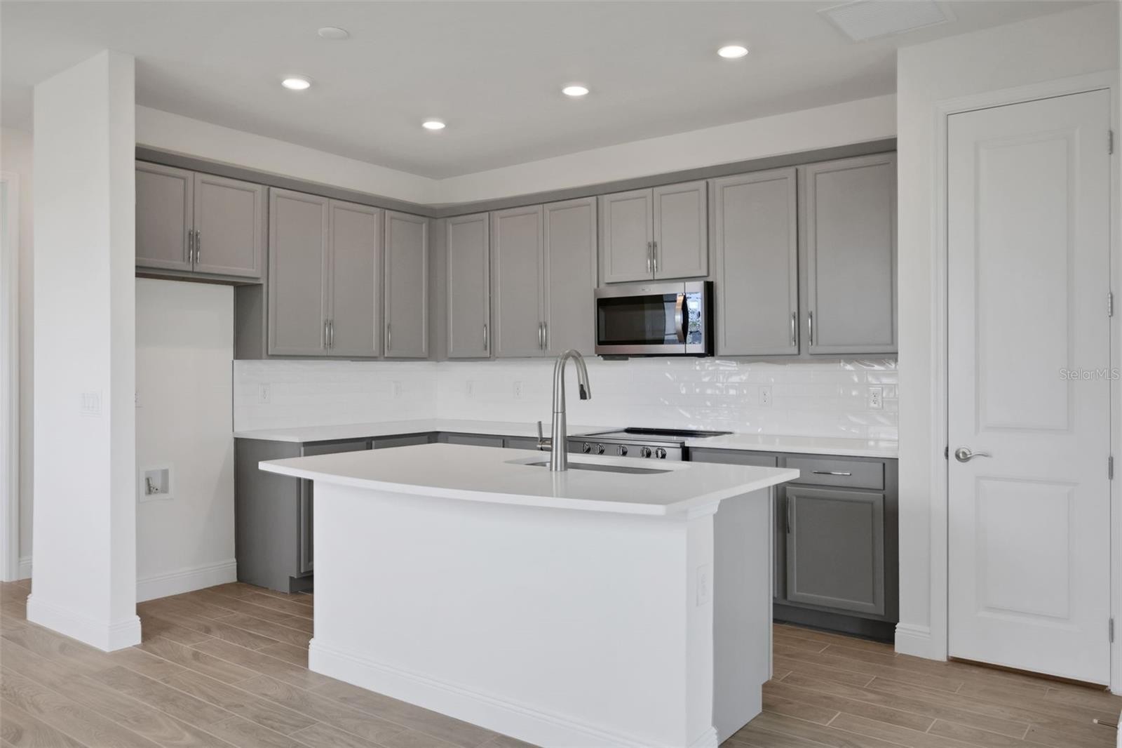 7555 SEA OAK CT