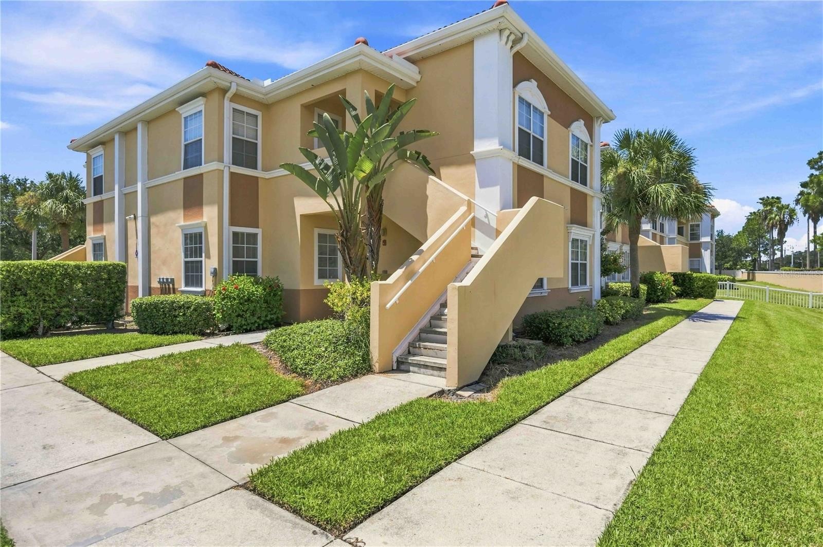 1195 VILLAGIO CIR #206