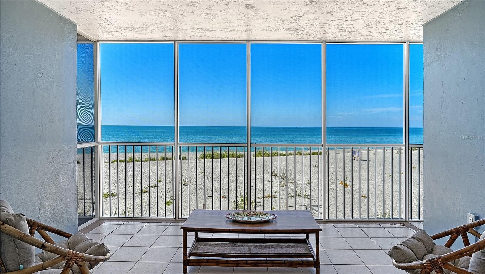 555 THE ESPLANADE N #303