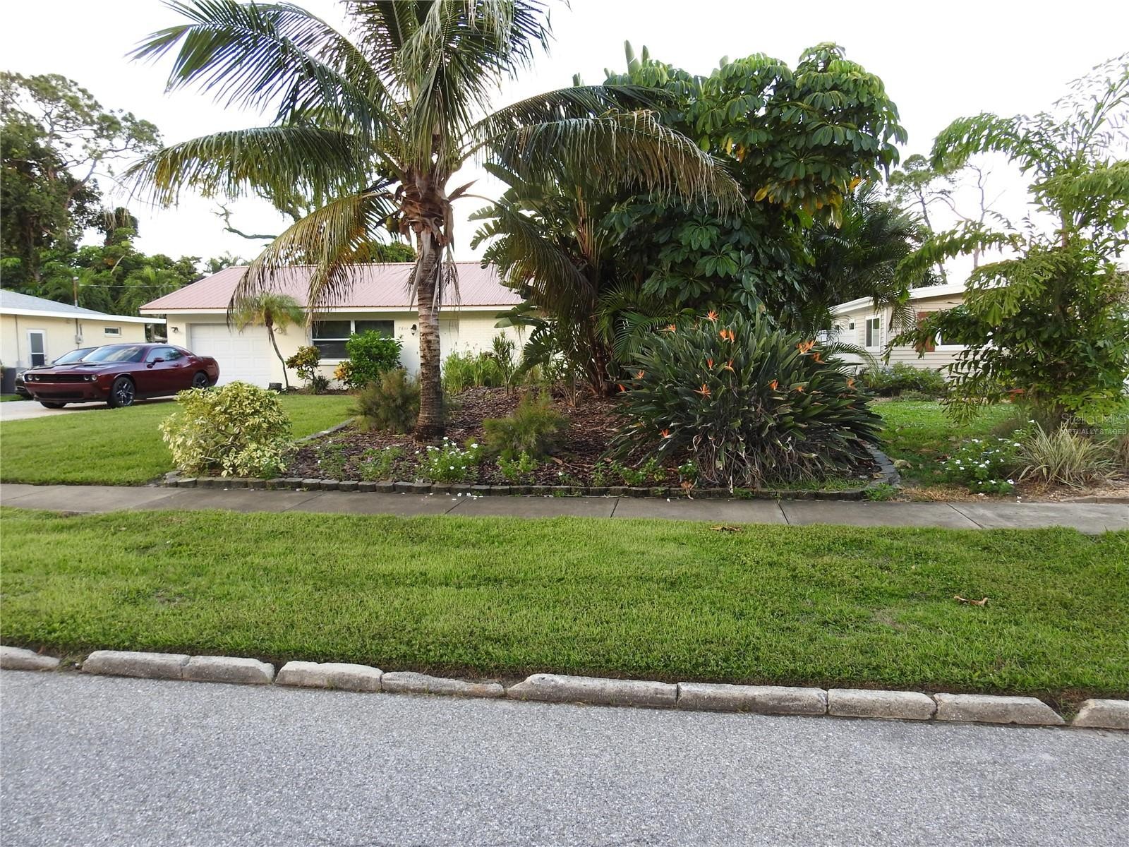 7611 SENRAB DR
