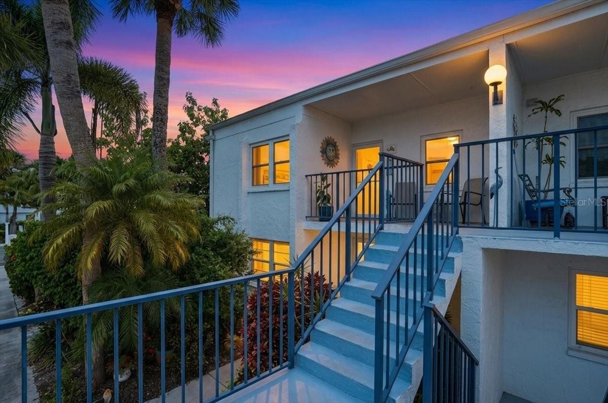 755 VILLAGE CIR #203