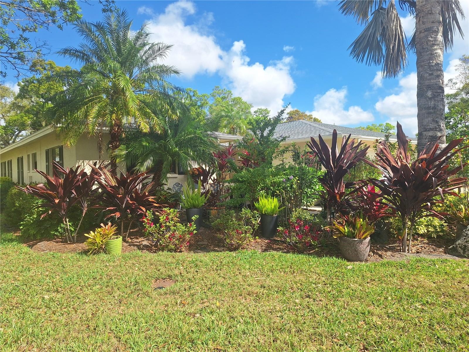 6912 W COUNTRY CLUB DR N