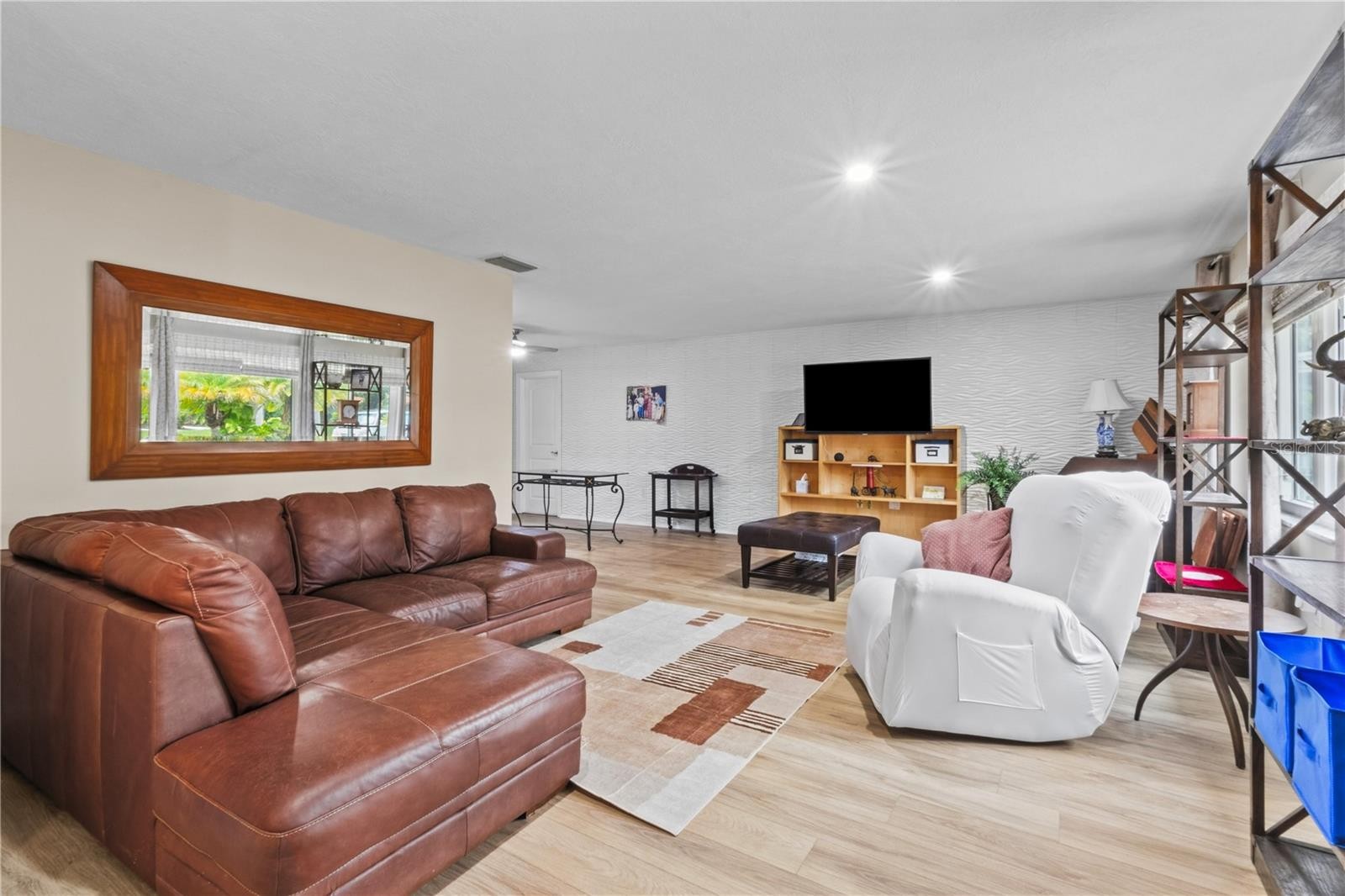3614 PEMBROOK DR