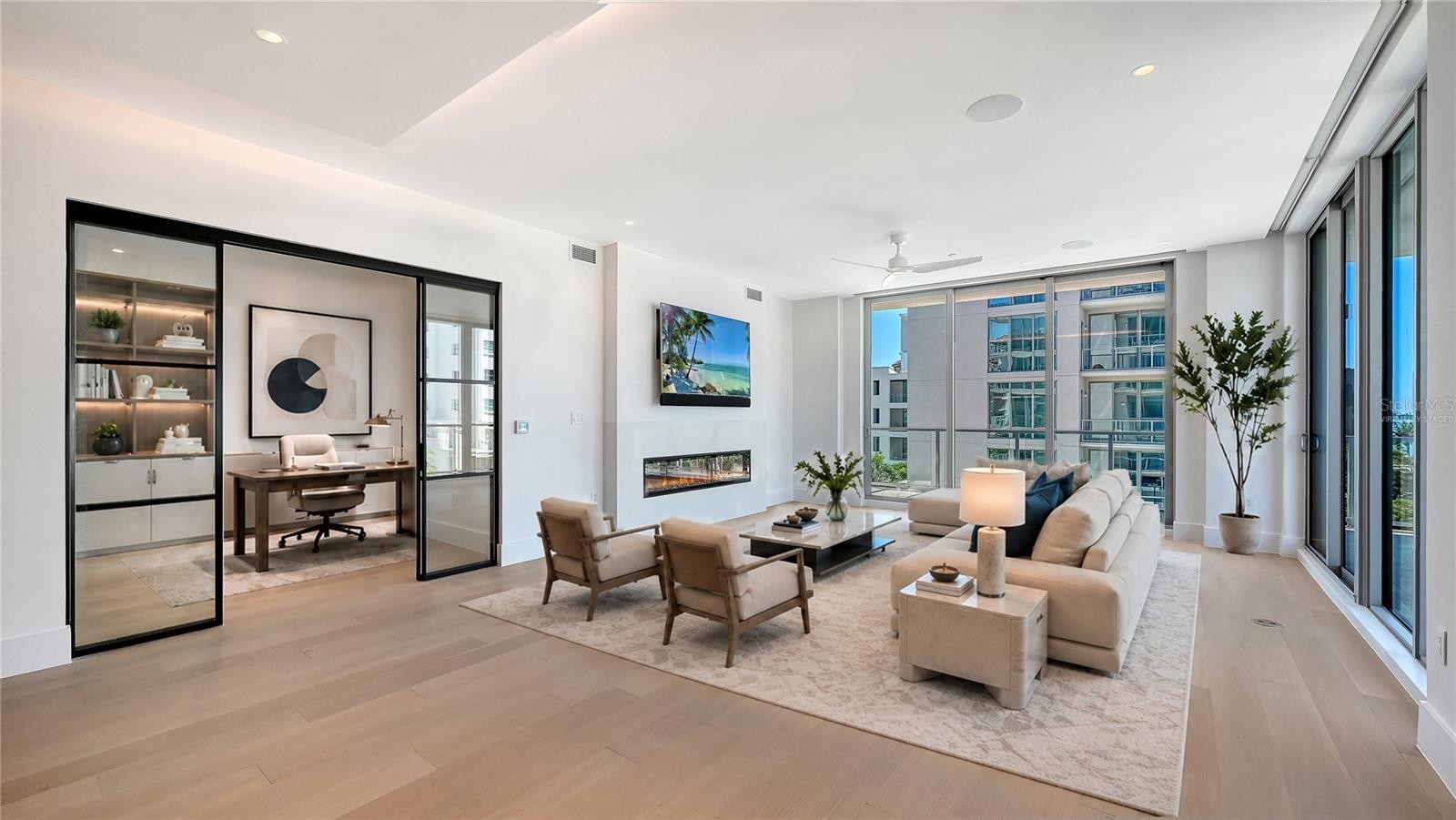 253 GOLDEN GATE PT #401