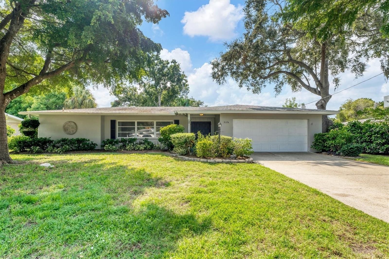 2104 Hyde Park Cir Sarasota Florida 34239