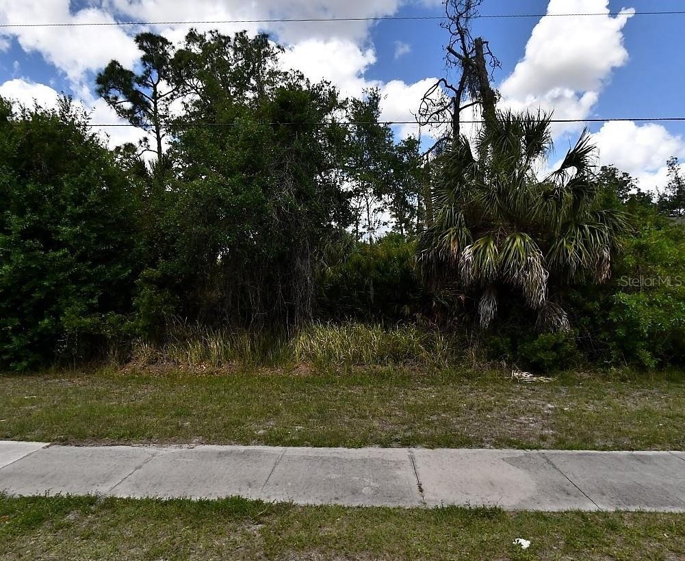 S CHAMBERLAIN BLVD