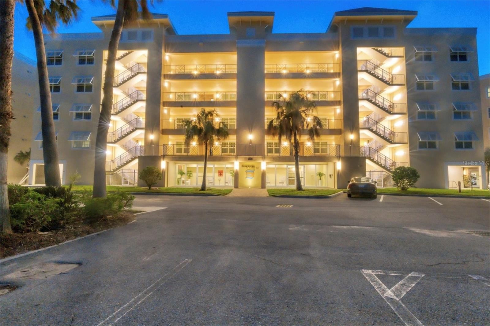 260 HIDDEN BAY DR #402