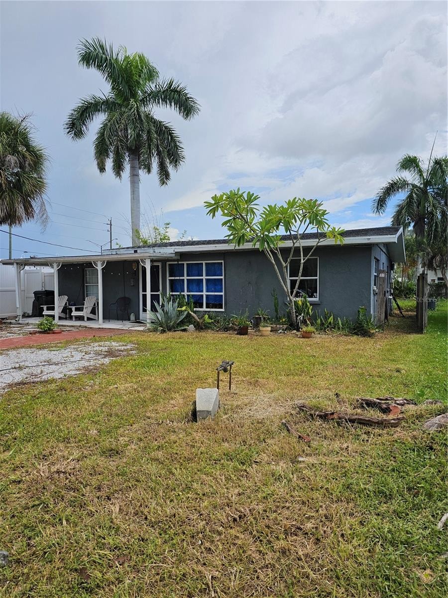 105 COLONIA LN W